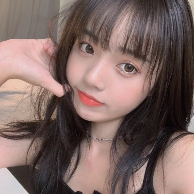 吸引人真人正脸美女微信头像