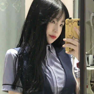 吸引人真人正脸美女微信头像