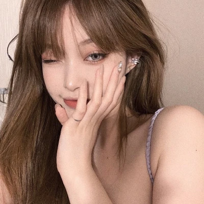 吸引人真人正脸美女微信头像