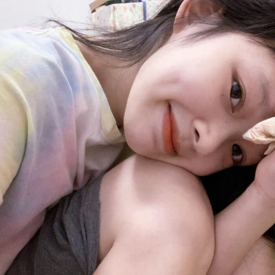 吸引人真人正脸美女微信头像