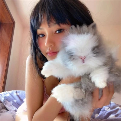 吸引人真人正脸美女微信头像