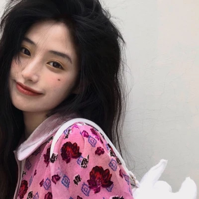 吸引人真人正脸美女微信头像