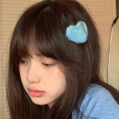 吸引人真人正脸美女微信头像