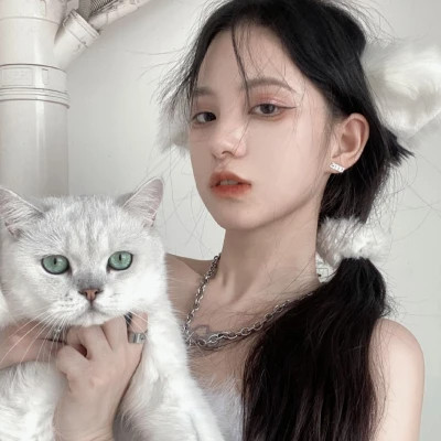 吸引人真人正脸美女微信头像