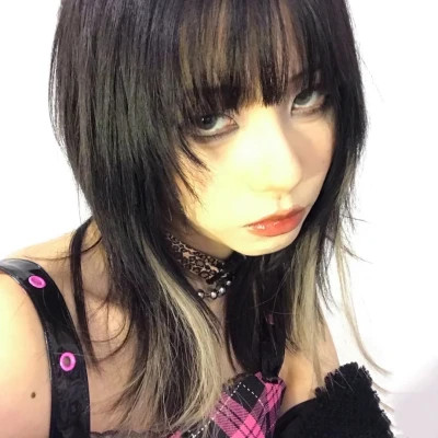 好看的头像女真人