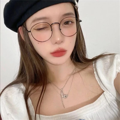 微信的真人版女头像