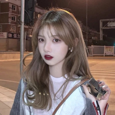 微信的真人版女头像
