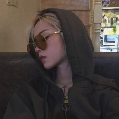 微信的真人版女头像