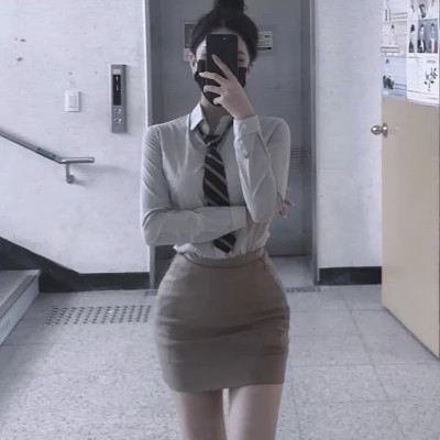 个性妩媚头像女真人2025