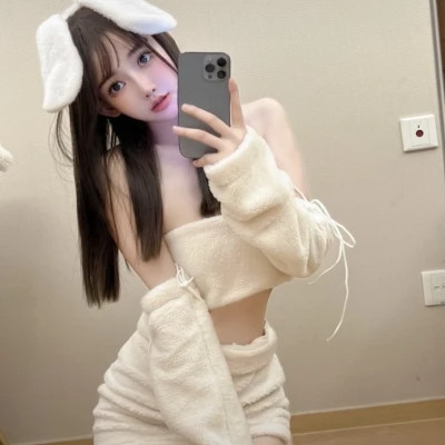 个性妩媚头像女真人2025