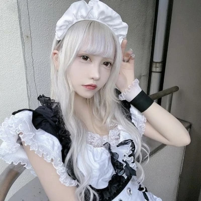 个性妩媚头像女真人2025