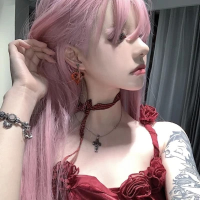 个性妩媚头像女真人2025
