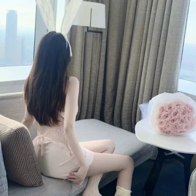 个性妩媚头像女真人2025