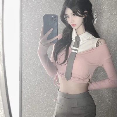 个性妩媚头像女真人2025