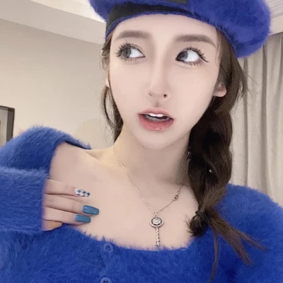 个性妩媚头像女真人2025