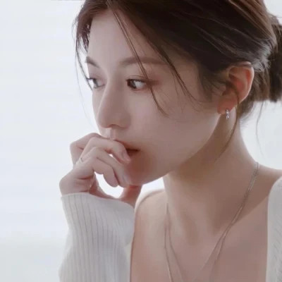 气质高冷优雅头像女生