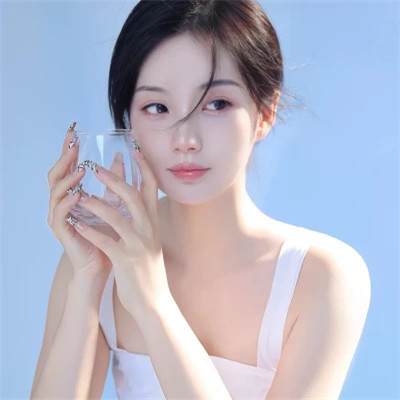 冷艳霸气女生头像图片高清