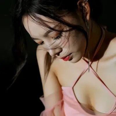 冷艳霸气女生头像图片高清
