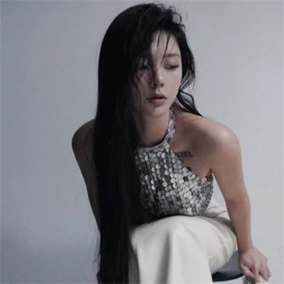 冷艳霸气女生头像图片高清