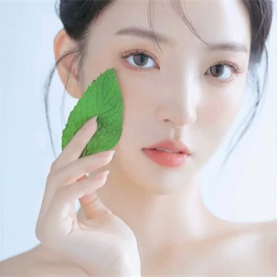 精致冷艳女生头像图片