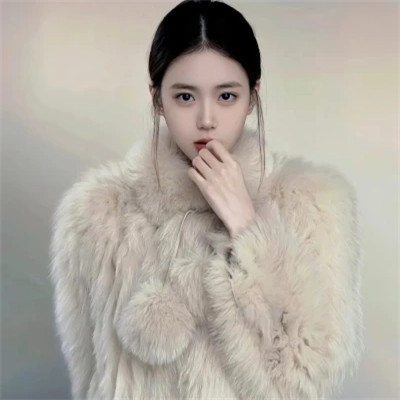 精致冷艳女生头像图片