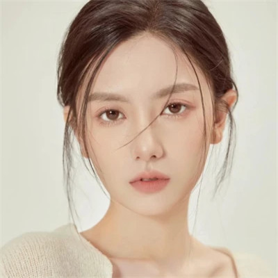 精致冷艳女生头像图片