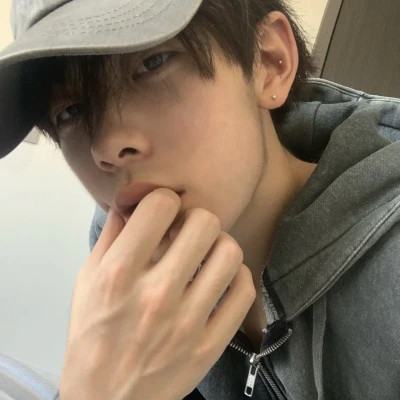 2025男生头像帅气微信真人图片