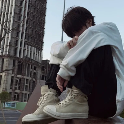 2025男生头像真人高冷霸气