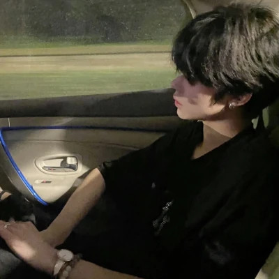 2025男生用的头像真人