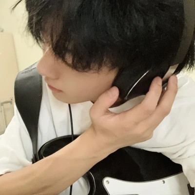 2025男生用的头像真人