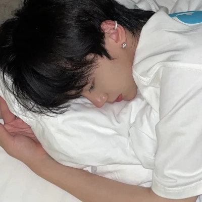 2025男生用的头像真人