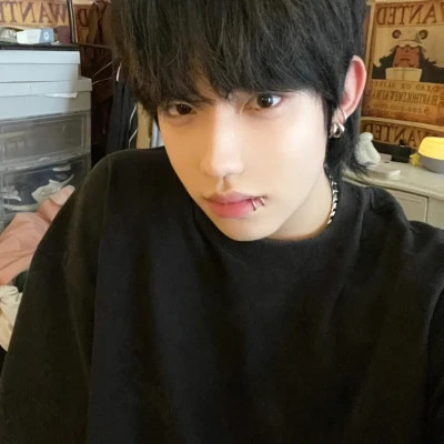 2025男生用的头像真人
