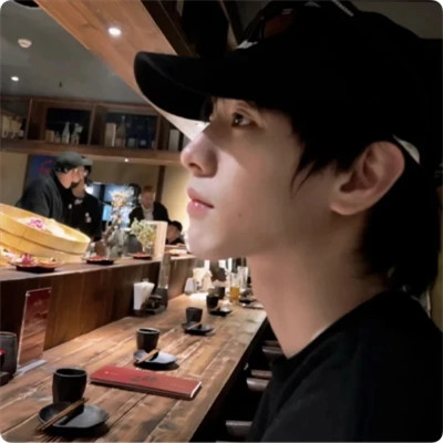 2025男生用的头像真人