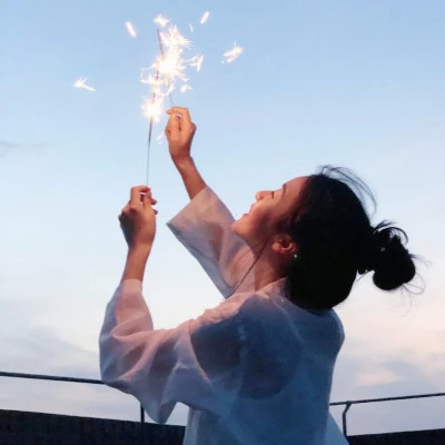女生头像图片干净简单唯美