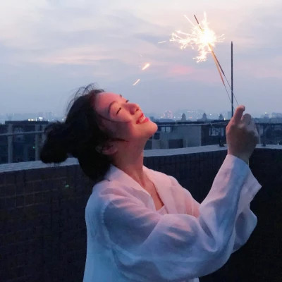 女生头像图片干净简单唯美
