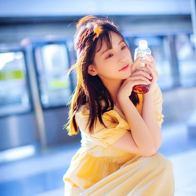 女生头像图片干净简单唯美