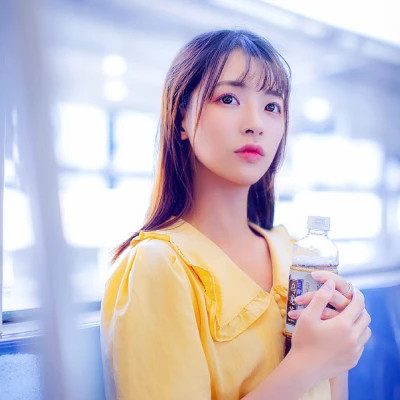 女生头像图片干净简单唯美