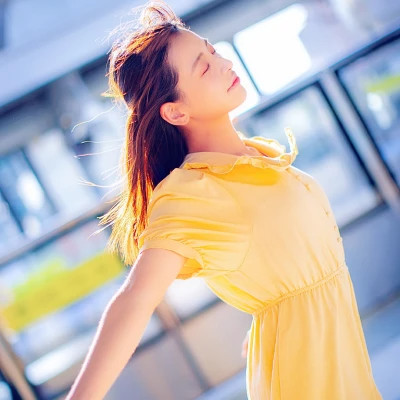 女生头像图片干净简单唯美