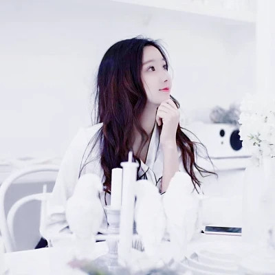 女生头像图片干净简单唯美
