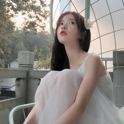 女生头像图片干净简单唯美