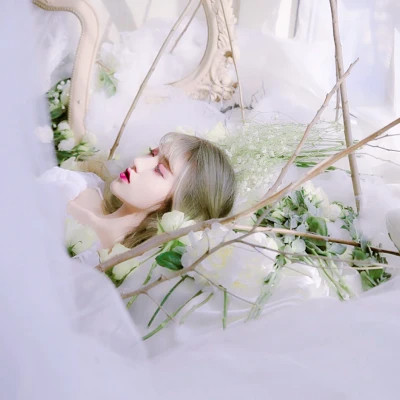 女生头像图片干净简单唯美