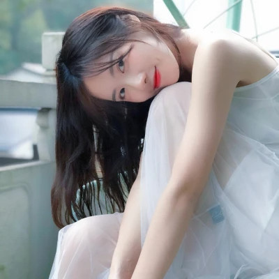 女生头像图片干净简单唯美
