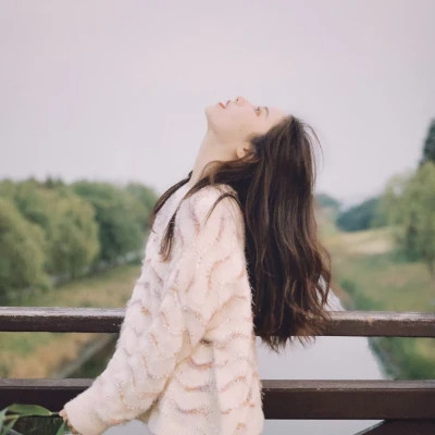 女生头像图片干净简单唯美