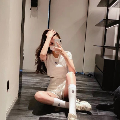 全身照女生头像真人高清