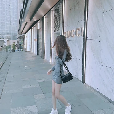 头像真人女不露脸全身