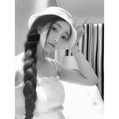 2025头像最新版的图片女