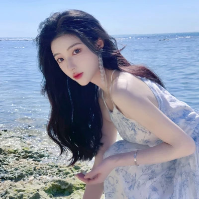 女头真人2025网红爆款
