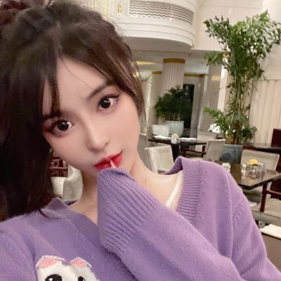 2025头像女简洁真人图片