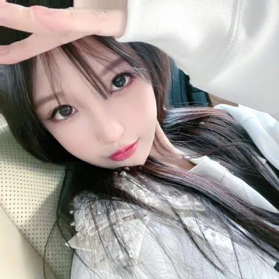 2025头像女简洁真人图片