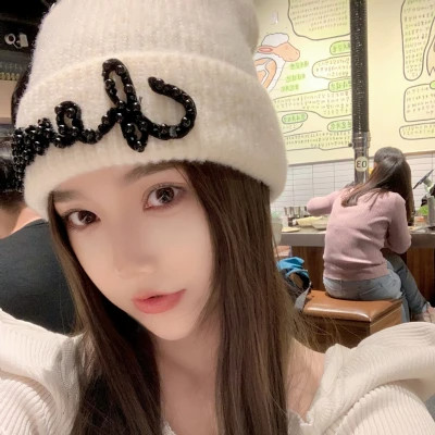 2025头像女简洁真人图片